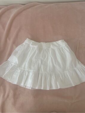 Uniqlo White Ruffle Hem Skater Skirt